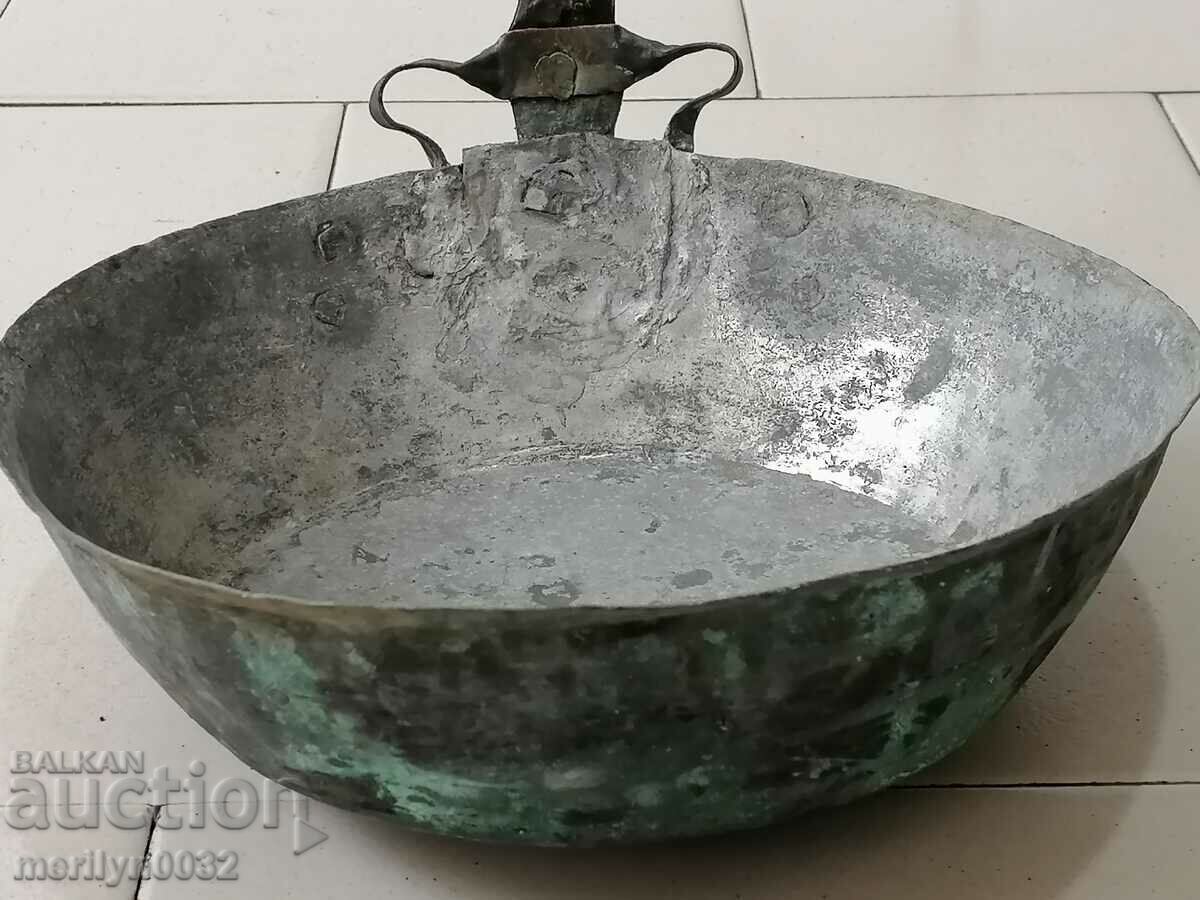 An old copper pan, a baker, a tray, a copper pot - 7