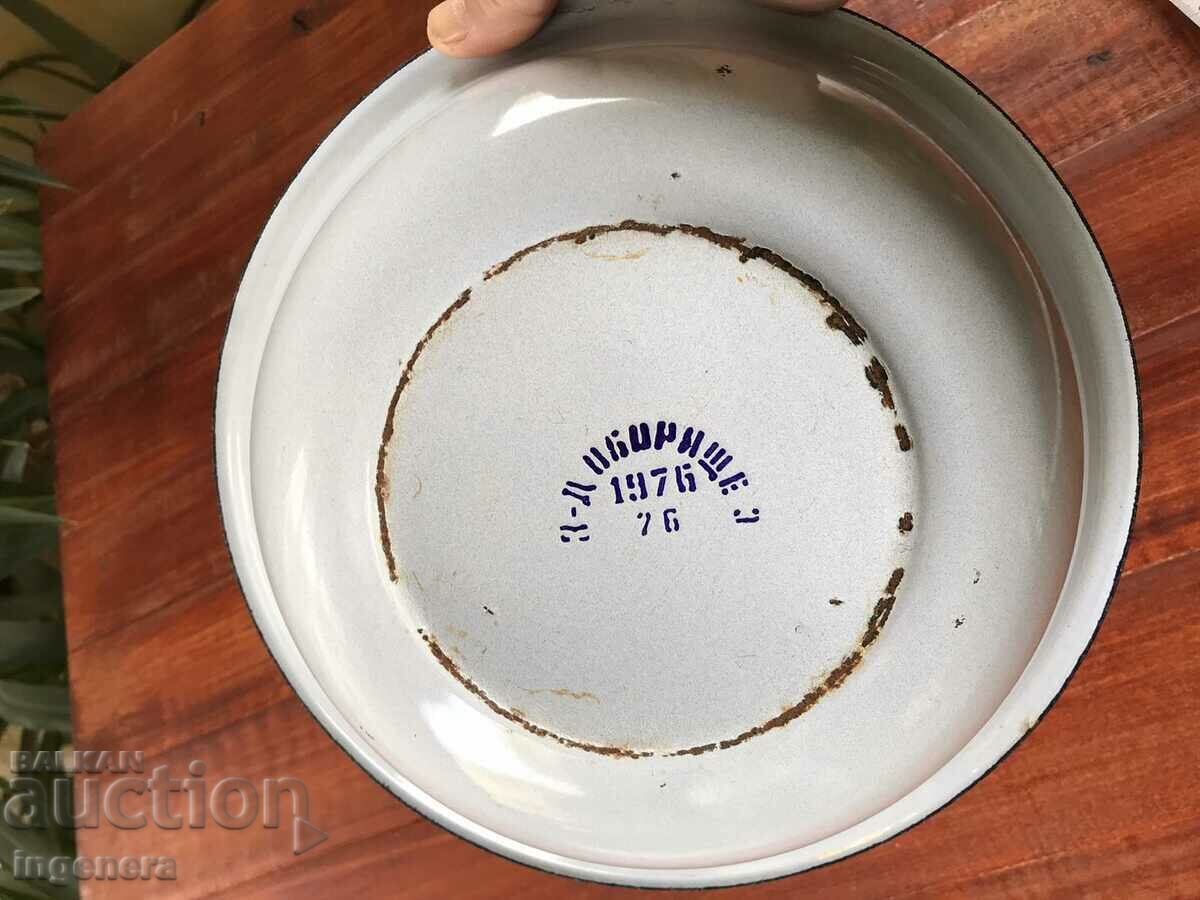 Auction  BOWL BOWLER PANICA ENAMEL DISH FROM SOCA