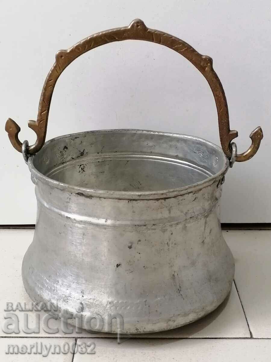Auction Old copper kettle, copper, cauldron, cauldron, copper vessel Auction Old copper kettle, copper, cauldron, cauldron, copper vessel