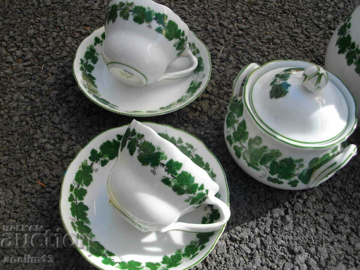 Auction GREEN VINE PORCELAIN TEA SET Auction GREEN VINE PORCELAIN TEA SET