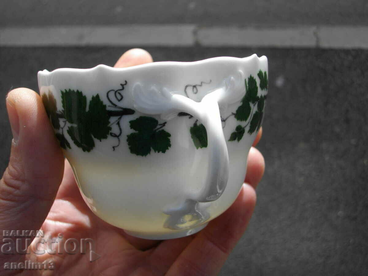 MEISSEN PORCELAIN GLASS GREEN VINE with price 35.00 BGN | € 17.90 MEISSEN PORCELAIN GLASS GREEN VINE with price 35.00 BGN | € 17.90