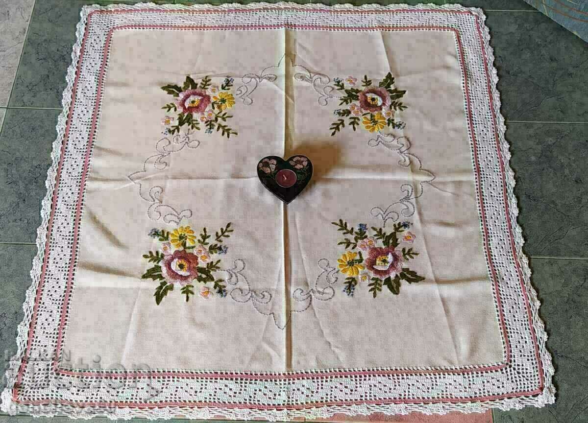 Delivery of Table cover, embroidery, lace, candlestick/handwork Delivery of Table cover, embroidery, lace, candlestick/handwork