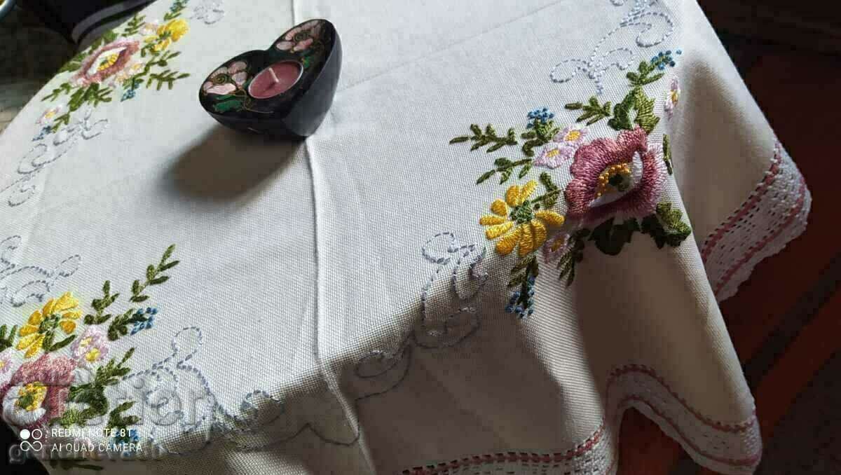 Table cover, embroidery, lace, candlestick/handwork