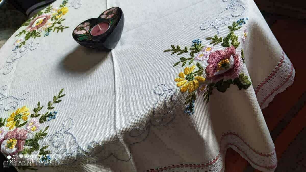 Coperta de masă, broderie, dantelă, sfeșnic/lucru manual