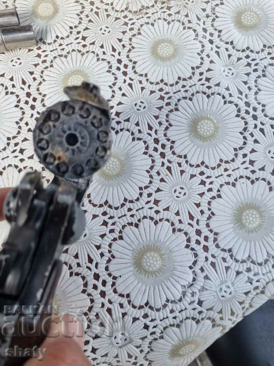 Pistol with cartridges - 5 Pistol with cartridges - 5