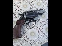 Pistol with cartridges