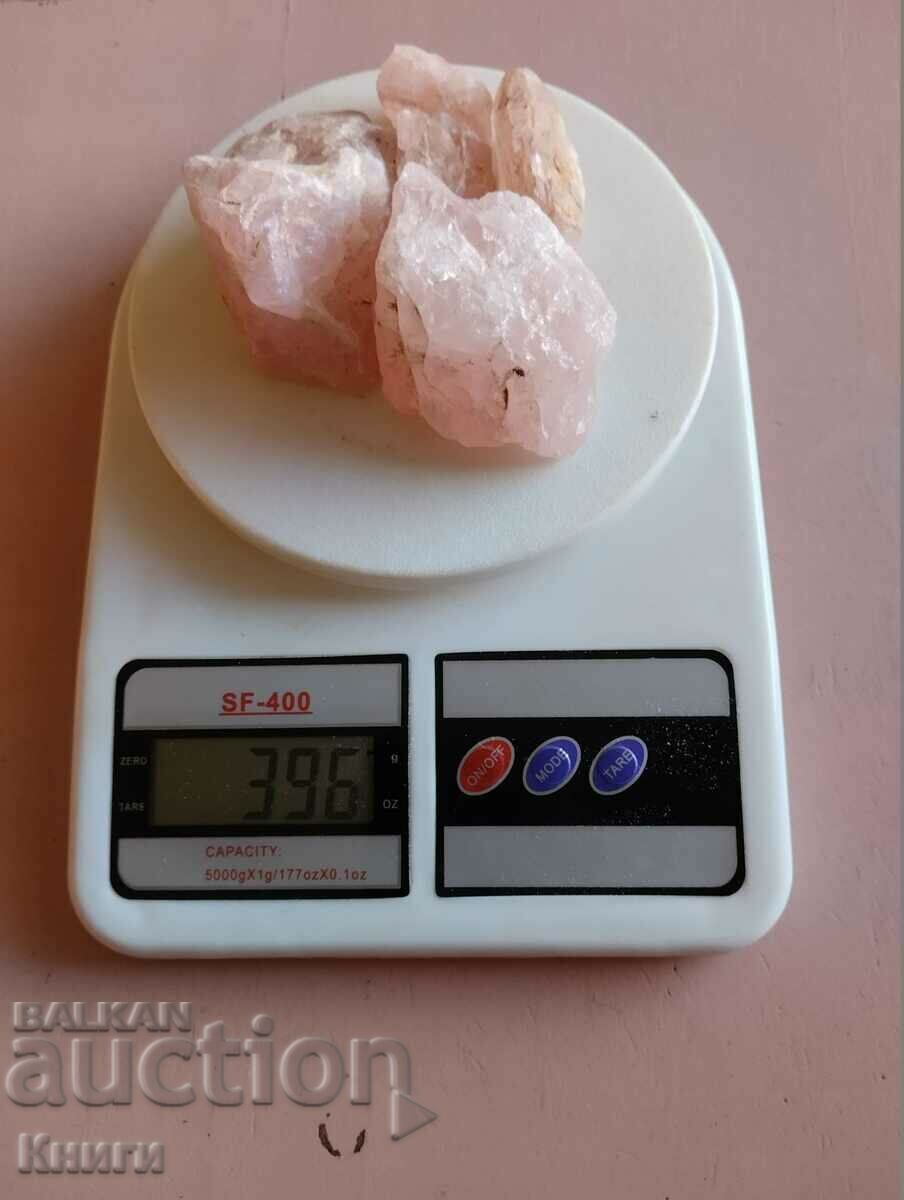Rose quartz - raw : origin Mozambique - 396 grams
