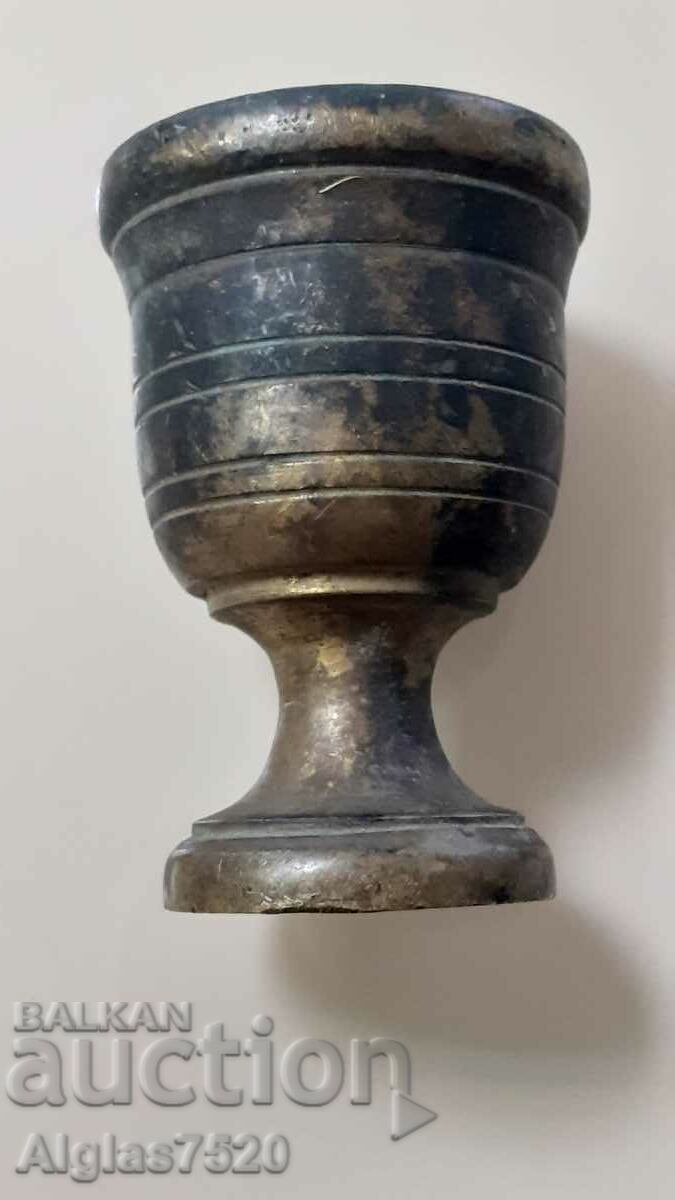 Delivery of A very old bronze cup Delivery of A very old bronze cup