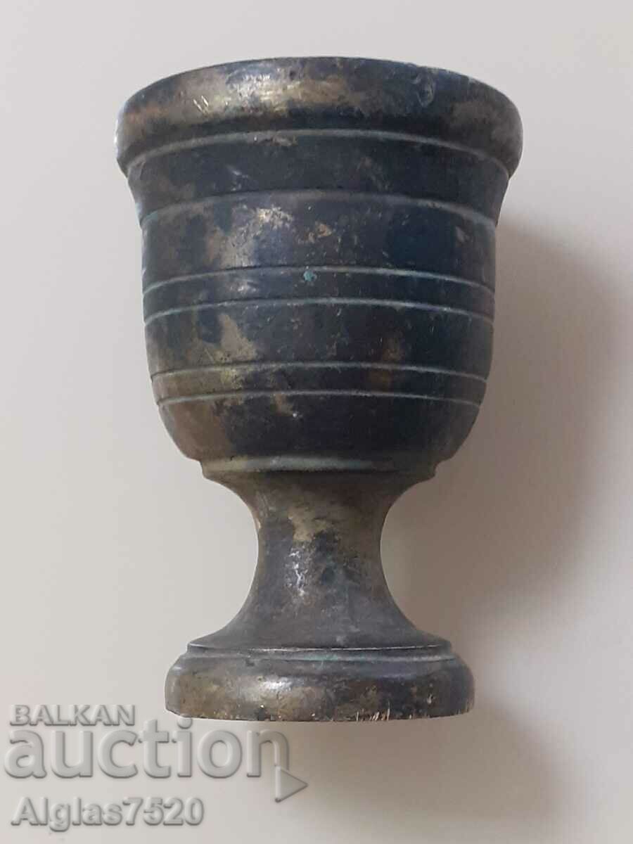 A very old bronze cup - 6 A very old bronze cup - 6