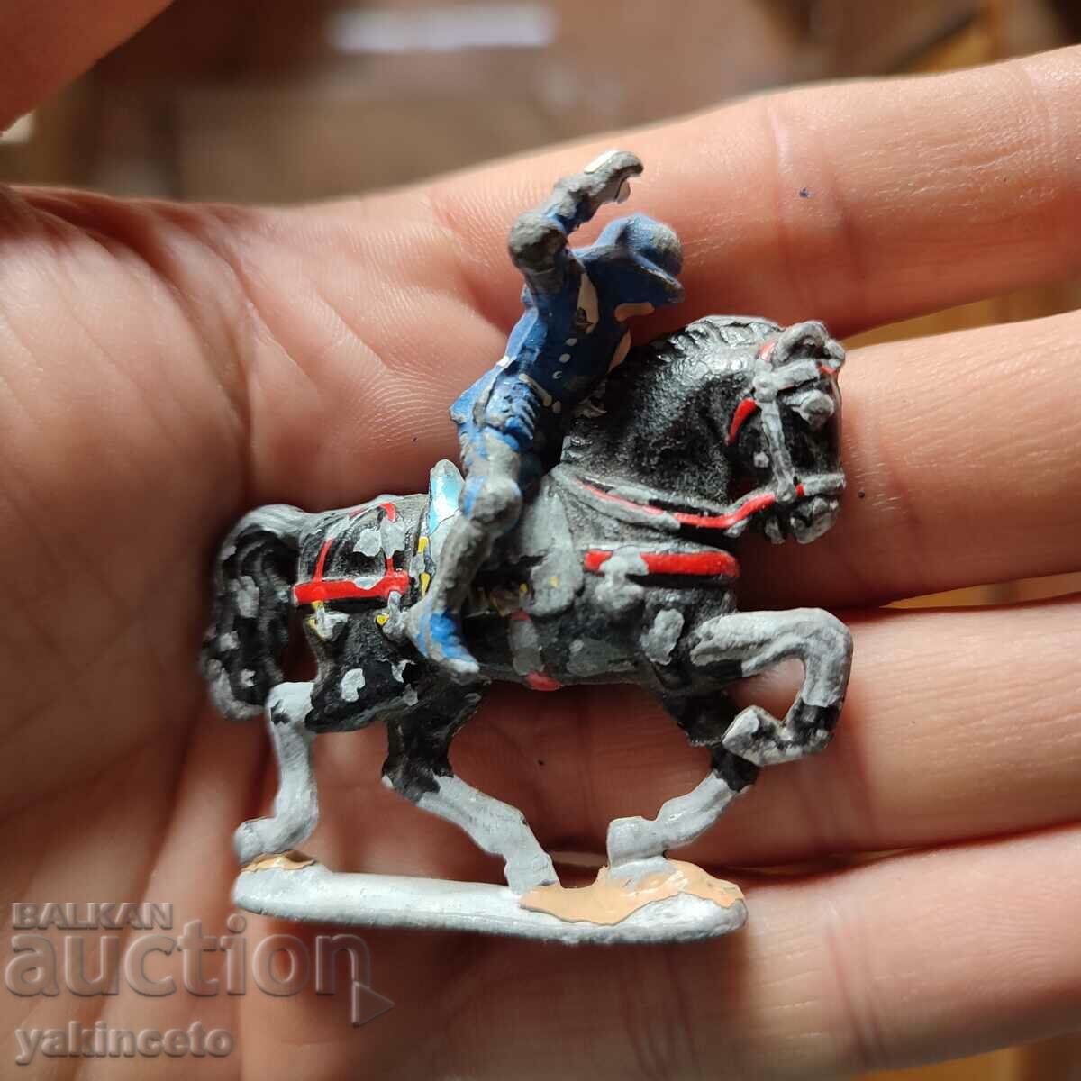 Auction Lead soldier with horse, toy Auction Lead soldier with horse, toy