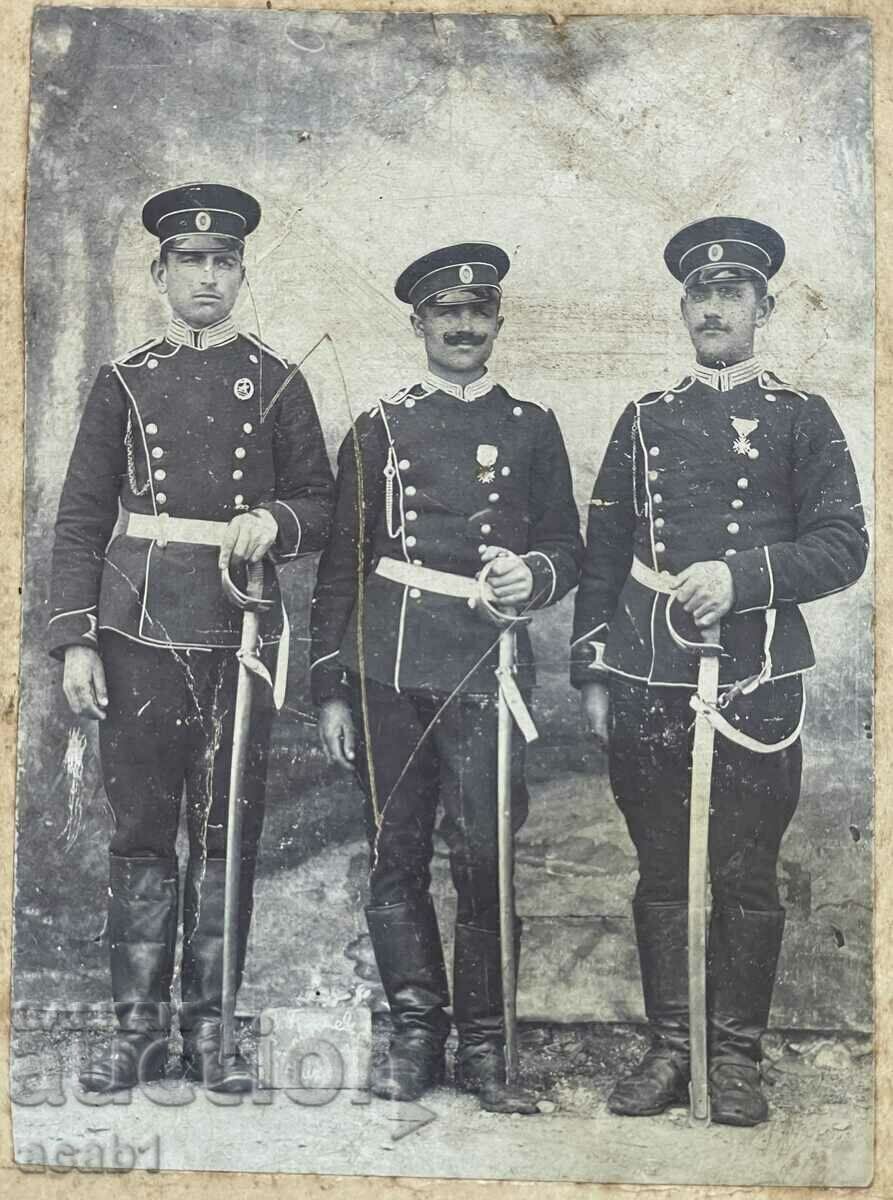 Cavaleri cu premii cu preț 49.99 BGN | € 25.56 Cavaleri cu premii cu preț 49.99 BGN | € 25.56