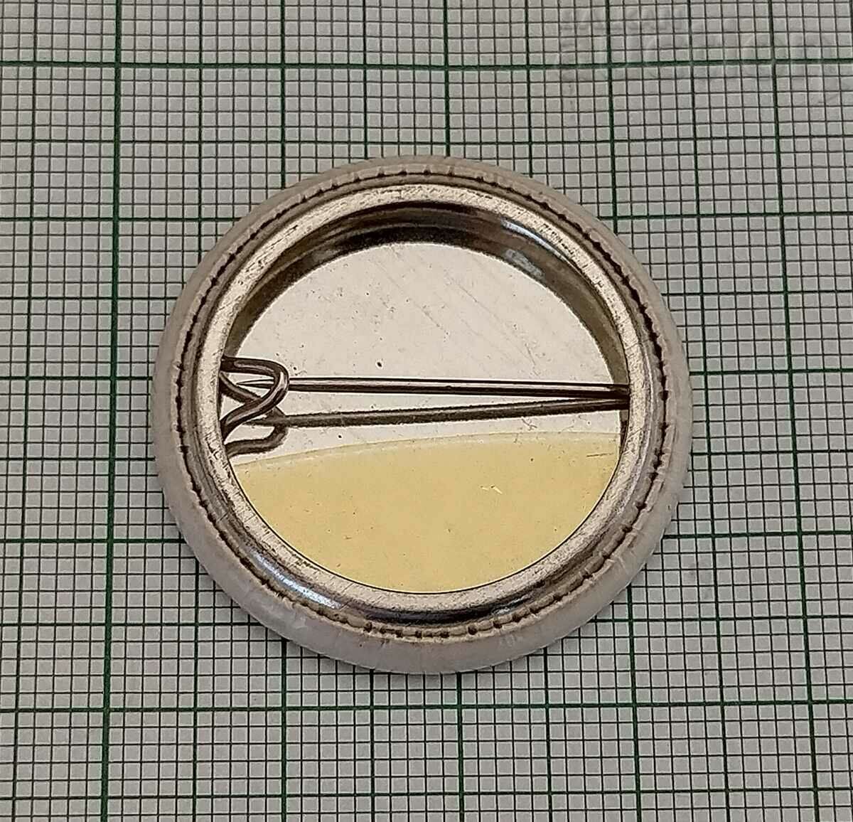 GRAMOXONE HERBICIDE LOGO BADGE with price 2.00 BGN | € 1.02 GRAMOXONE HERBICIDE LOGO BADGE with price 2.00 BGN | € 1.02