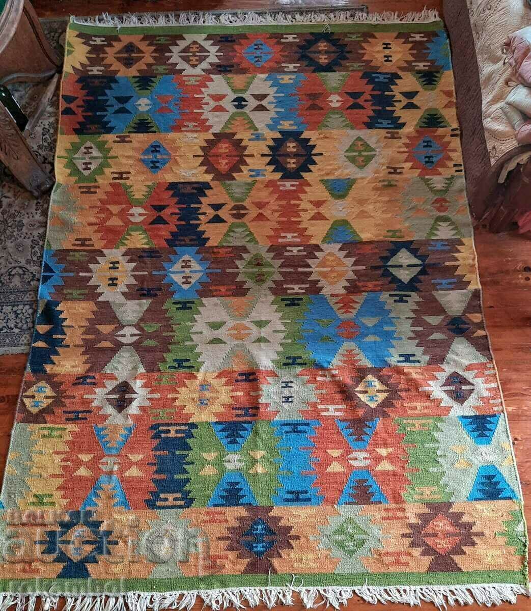 A unique hand-woven carpet - 6 A unique hand-woven carpet - 6