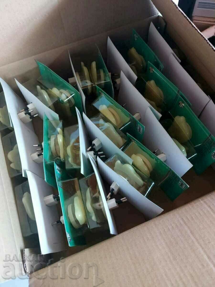 LOT 78 NUMBERS OF UNUSED CONTACT LIGHT BULBS LAMP LANTERN - 7 LOT 78 NUMBERS OF UNUSED CONTACT LIGHT BULBS LAMP LANTERN - 7