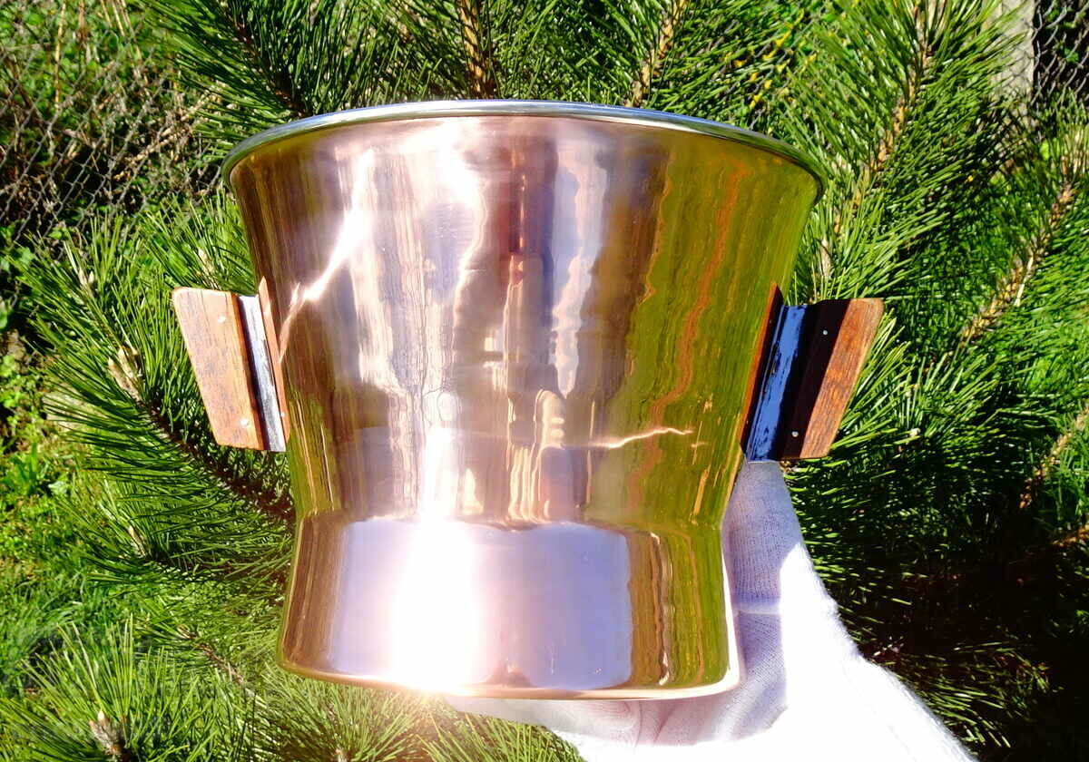 Copper champagne glass, copper pot, vessel with double walls.