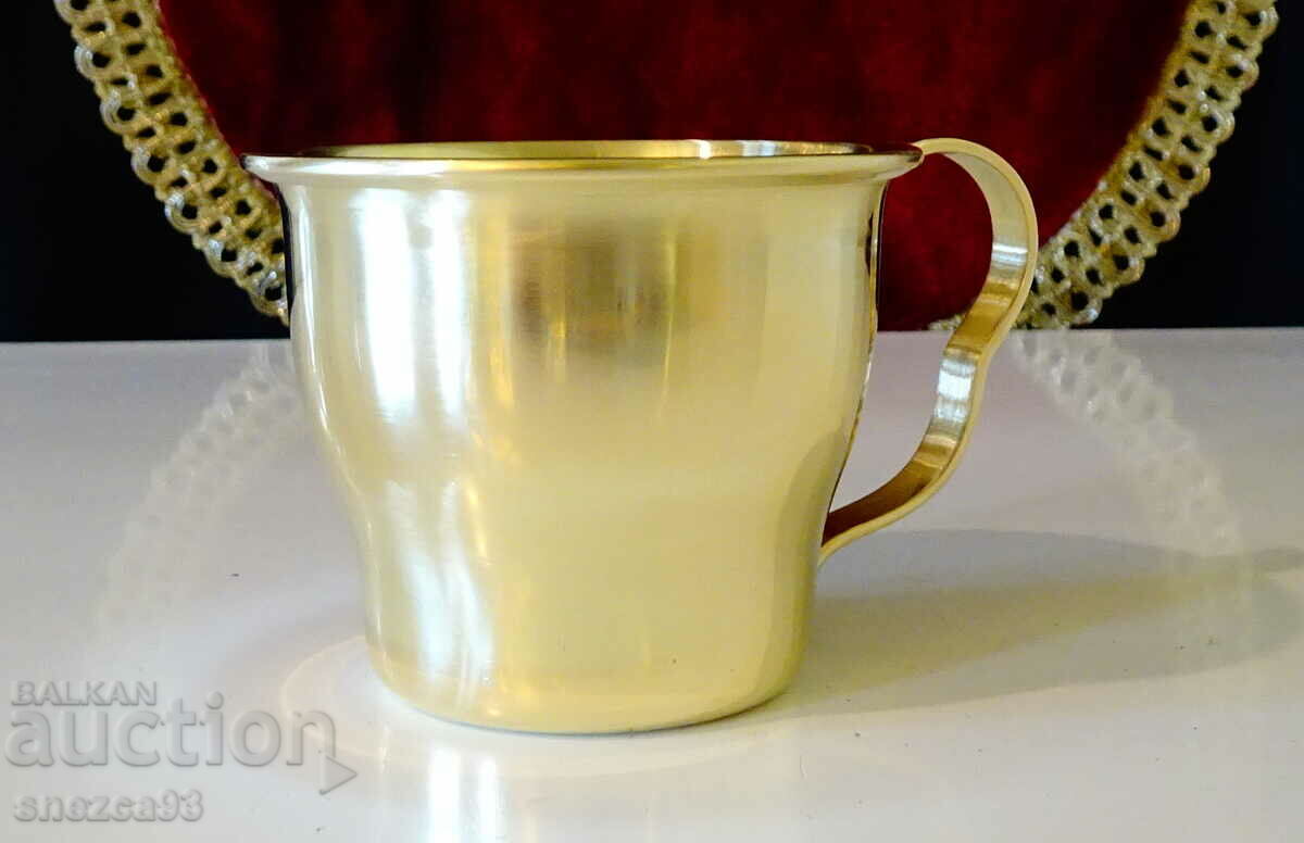 Brass cup 6 cm.