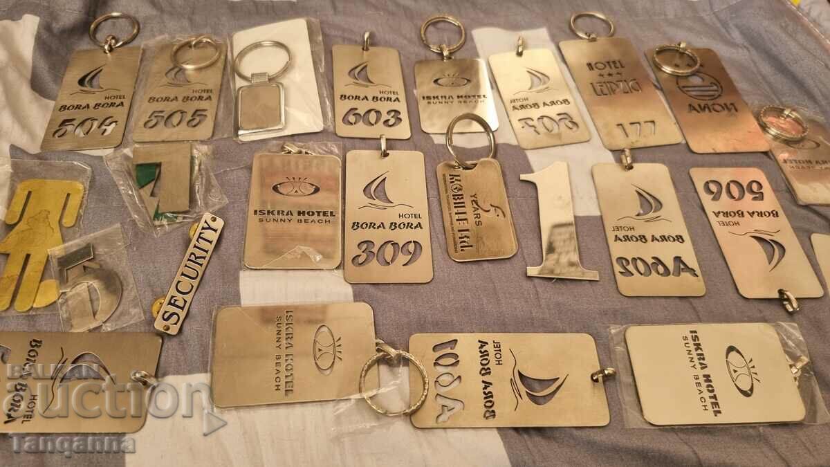 Metal key chains with price 20.00 BGN | € 10.23 Metal key chains with price 20.00 BGN | € 10.23
