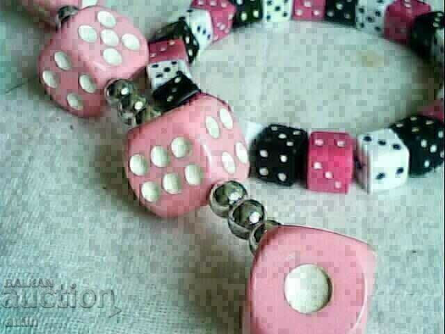 Delivery of beautiful dice necklace and bracelet Delivery of beautiful dice necklace and bracelet