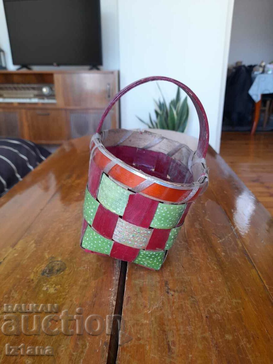 Стара кошница,кошничка с цена 18.00 лв. | € 9.20 Стара кошница,кошничка с цена 18.00 лв. | € 9.20
