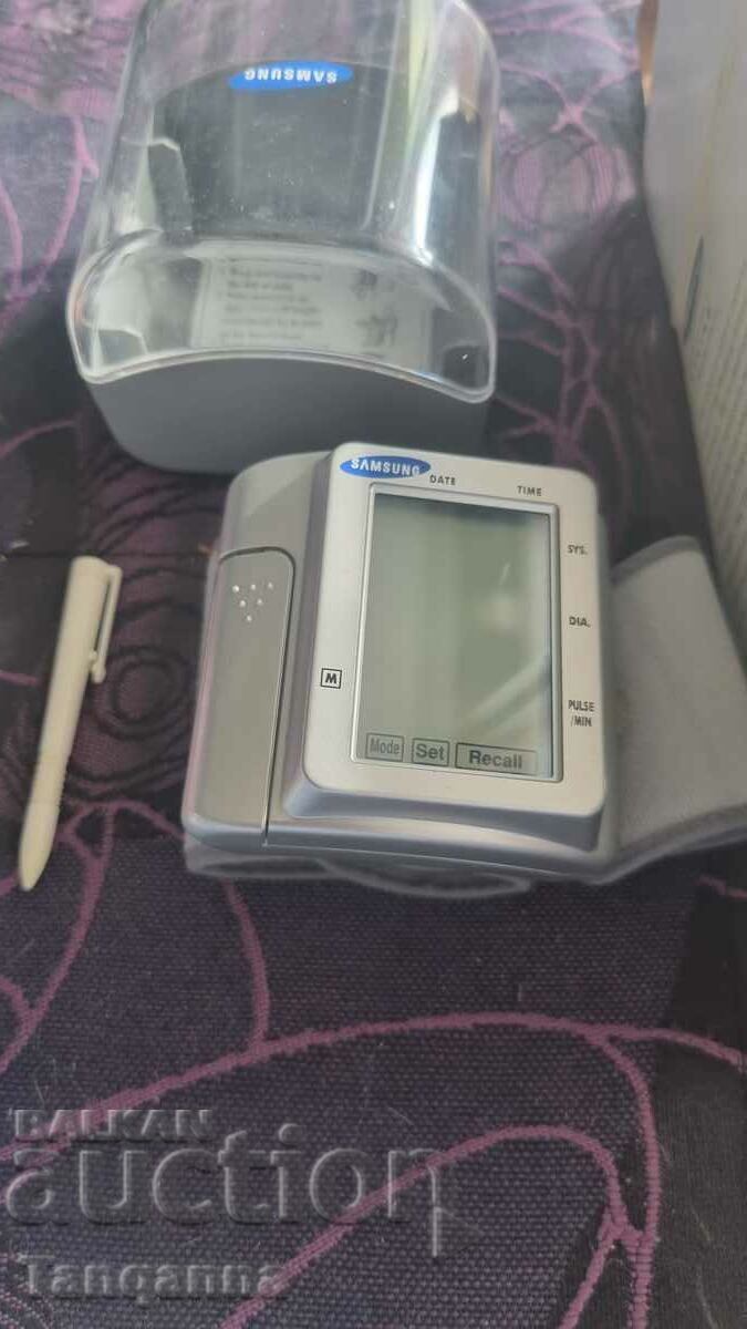 Samsung blood pressure monitor with price 60.00 BGN | € 30.68 Samsung blood pressure monitor with price 60.00 BGN | € 30.68