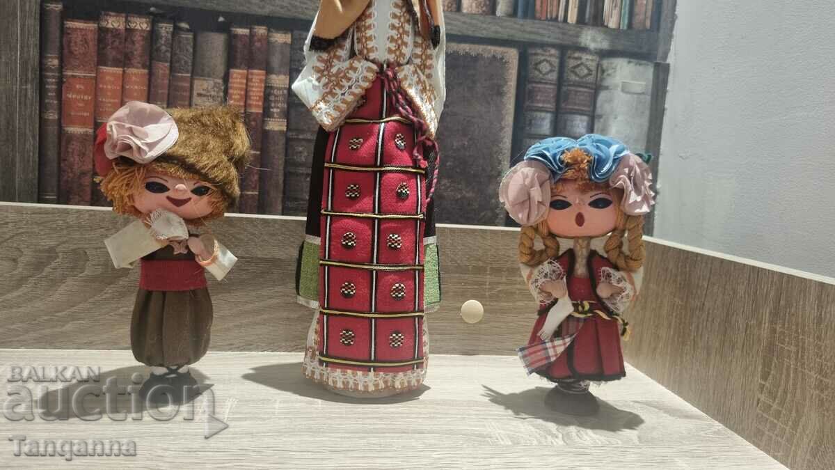 Кукли в народни носии с цена 30.00 лв. | € 15.34 Кукли в народни носии с цена 30.00 лв. | € 15.34