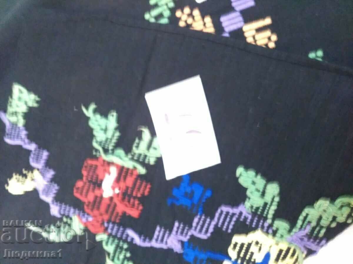 Auction  AUTHENTIC OLD APRON