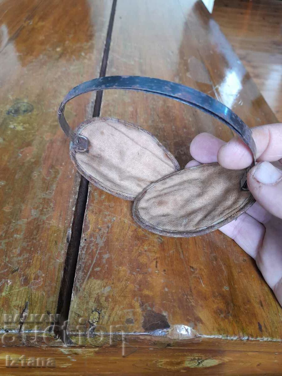 Аукцион Стари предпазители за уши Аукцион Стари предпазители за уши