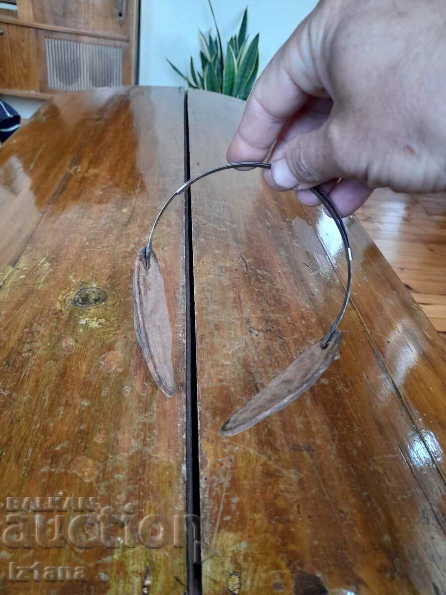 Доставка на Стари предпазители за уши Доставка на Стари предпазители за уши