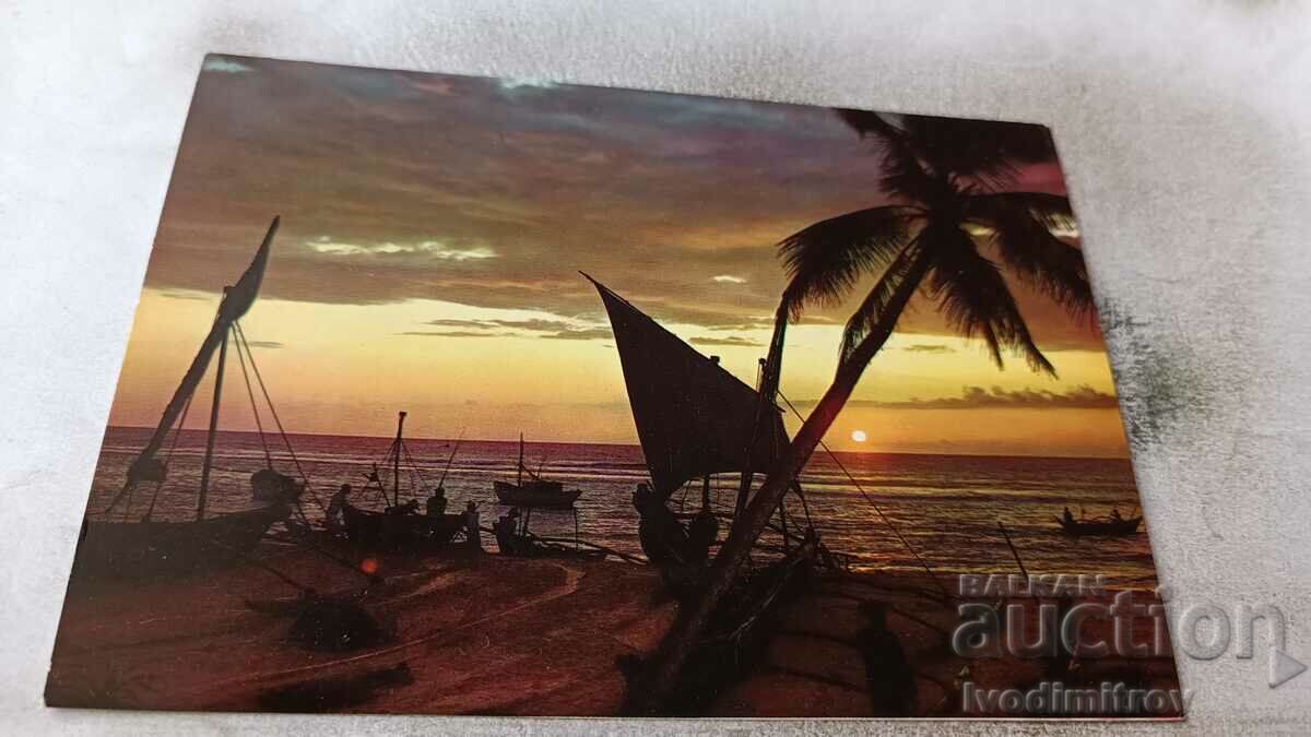 Καρτ ποστάλ ηλιοβασίλεμα στην Κεϋλάνη