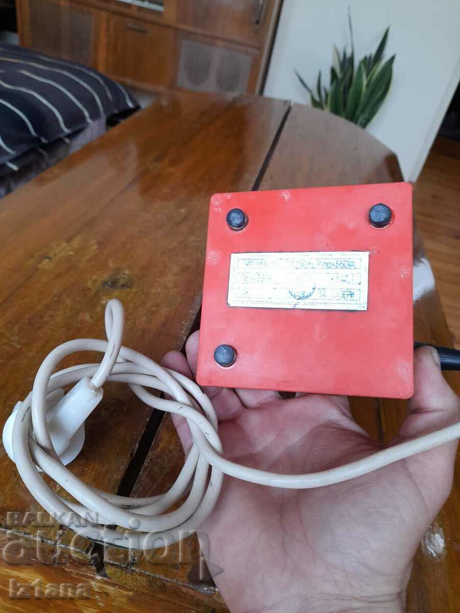 Livrarea Vechiul regulator de viteză pe un burghiu manual