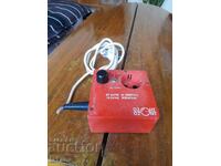 Vechiul regulator de viteză pe un burghiu manual