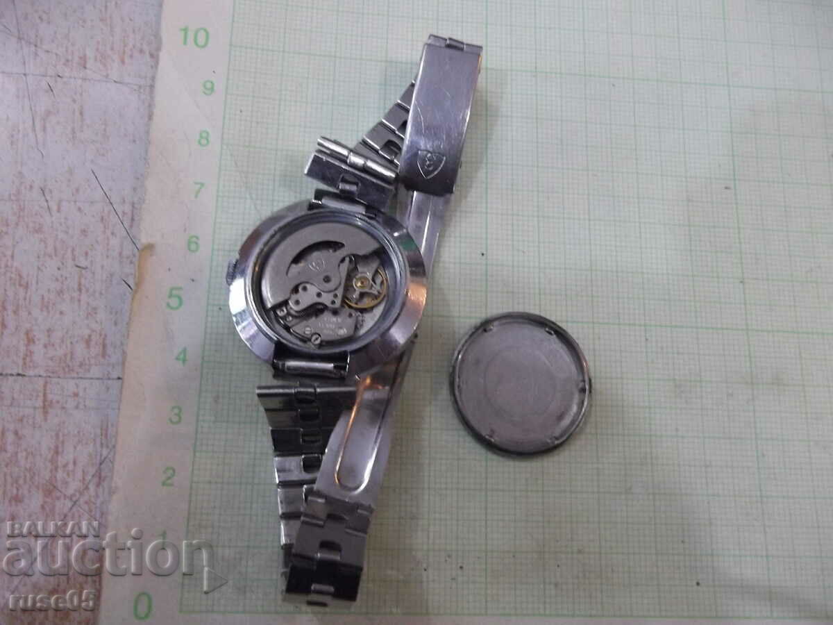 Delivery of Soviet self-winding women's manual watch Delivery of Soviet self-winding women's manual watch