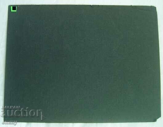 Delivery of Old photo photography - citizens by a lake Delivery of Old photo photography - citizens by a lake