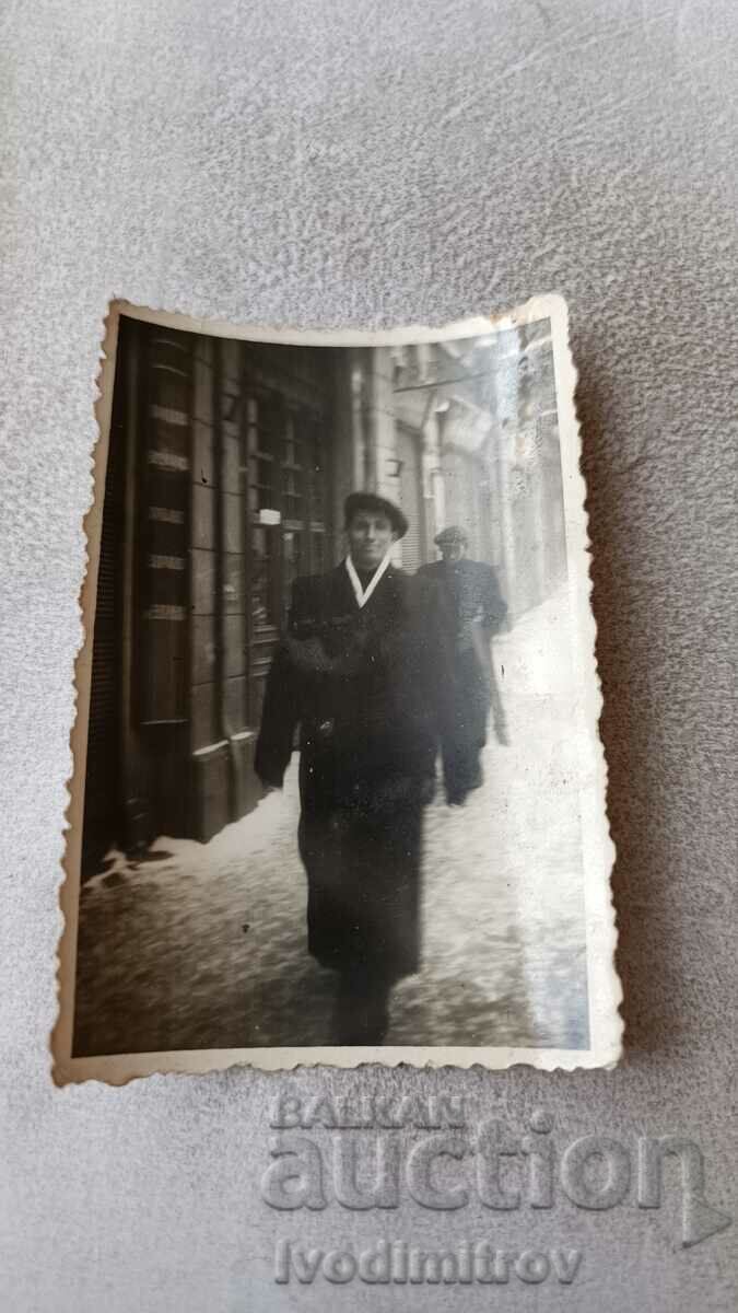 Fotografie Sofia Un bărbat la plimbare în iarna anului 1939