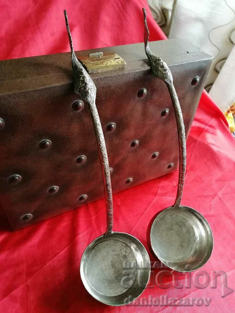 Ustensile placate cu argint pentru ceremonial thailandez vechi, oală