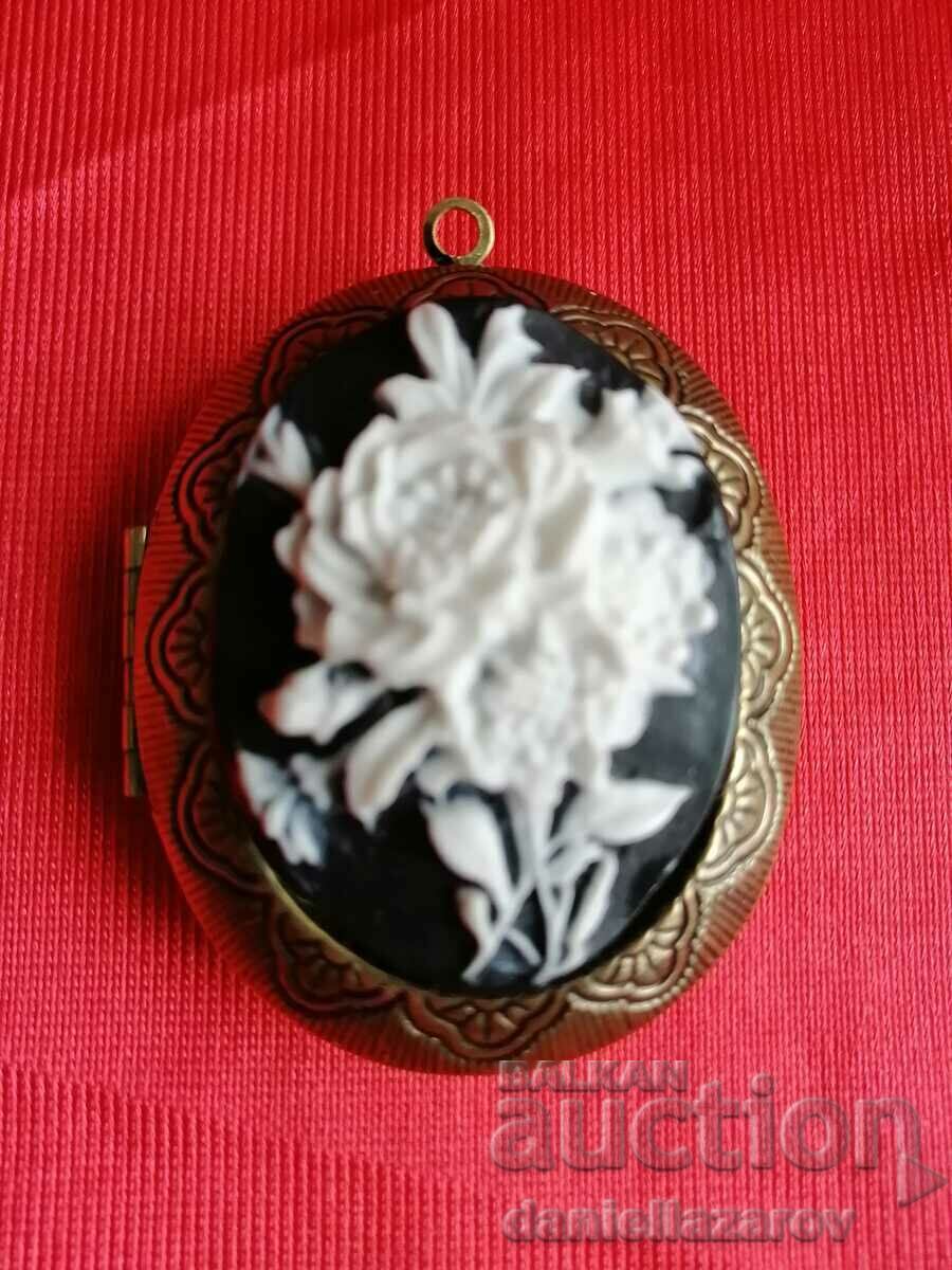 Rare Old Large CAMEO Locket with Cache, Pendant