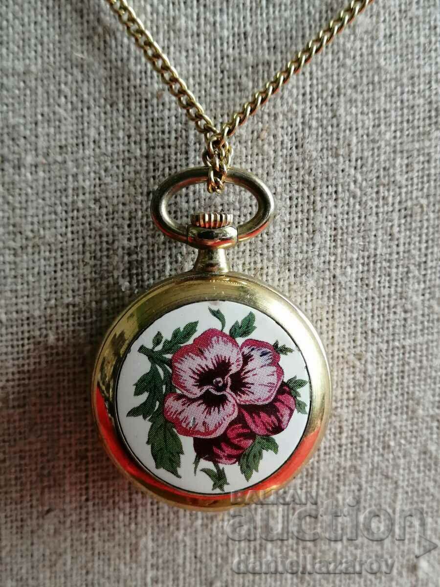 Beautiful Women's Swiss ROYAL Watch, Necklace, Medallion with price 95.00 BGN | € 48.57 Beautiful Women's Swiss ROYAL Watch, Necklace, Medallion with price 95.00 BGN | € 48.57