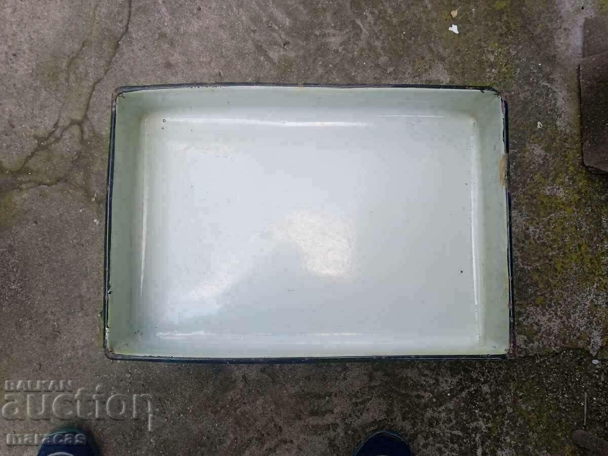 Стара емайлирана тава Стара емайлирана тава