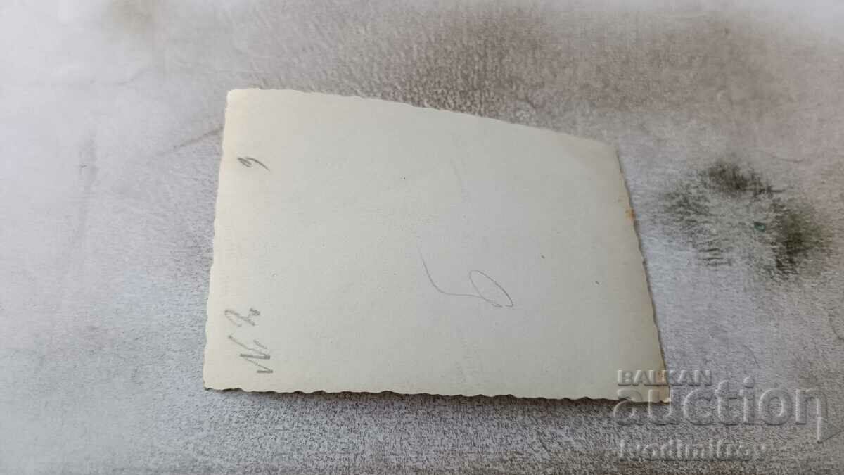 Снимка Мъже и жени в морето с цена € 0.64 | 1.25 лв.