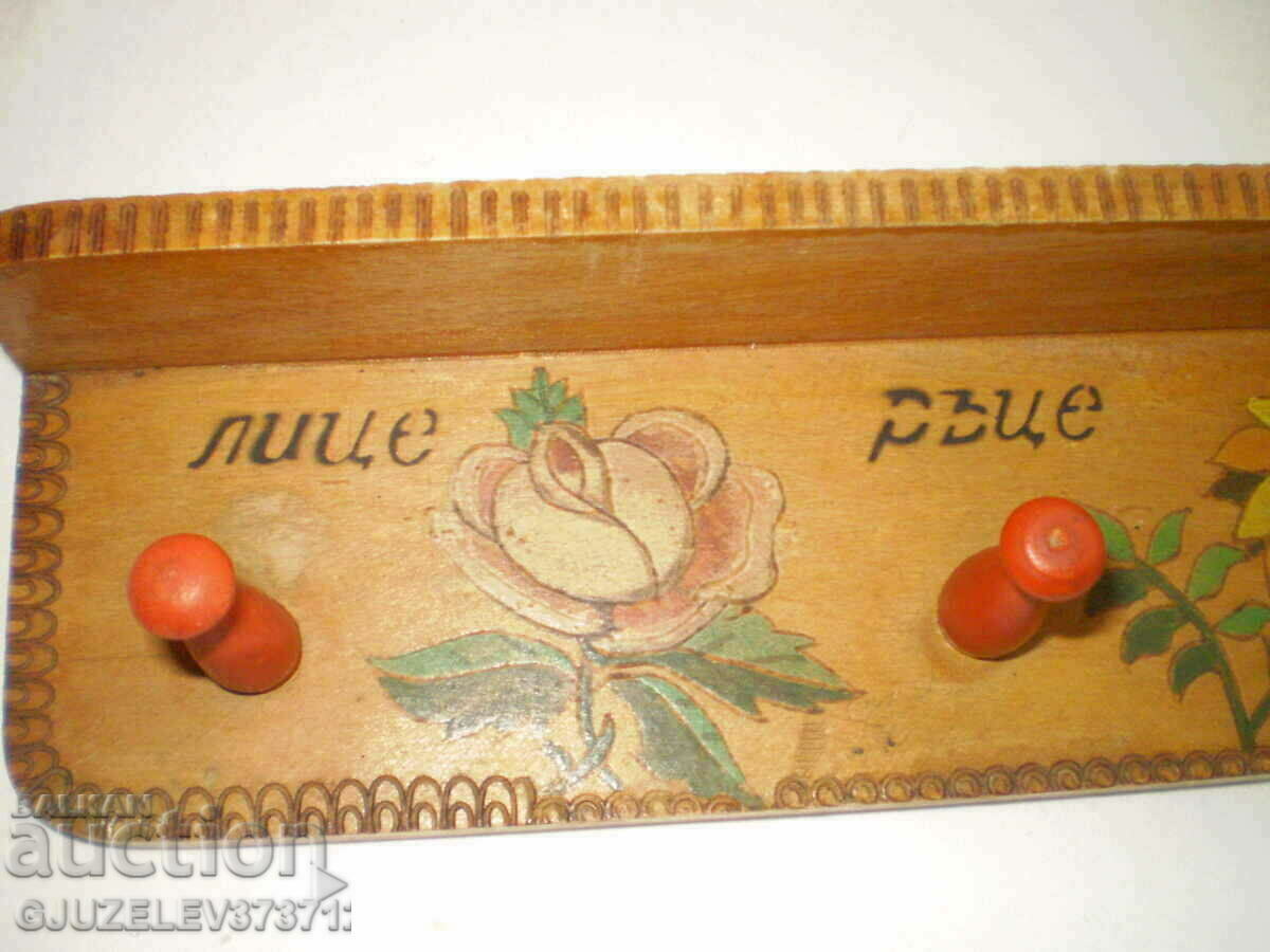 Delivery of handmade hand painted wooden wall hanger Delivery of handmade hand painted wooden wall hanger