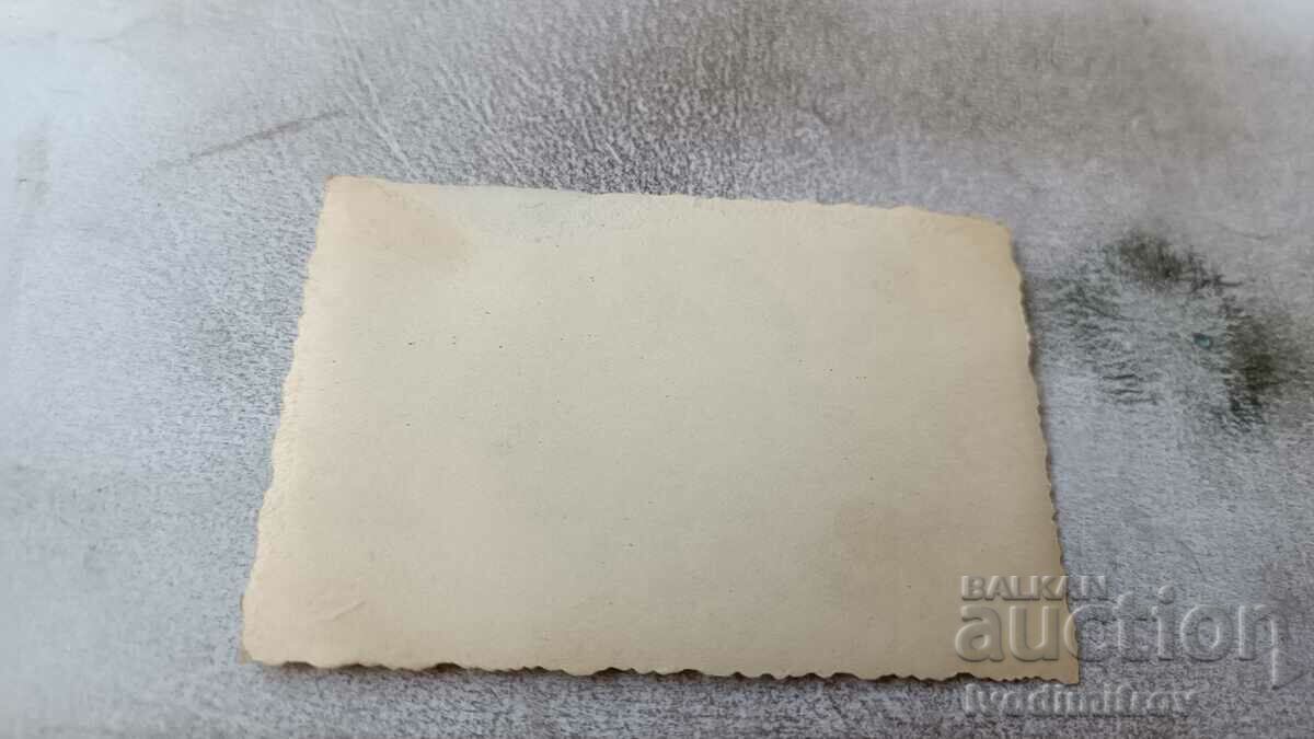 Снимка София Младежи и девойки на разходка с цена 2.65 лв. | € 1.35 Снимка София Младежи и девойки на разходка с цена 2.65 лв. | € 1.35