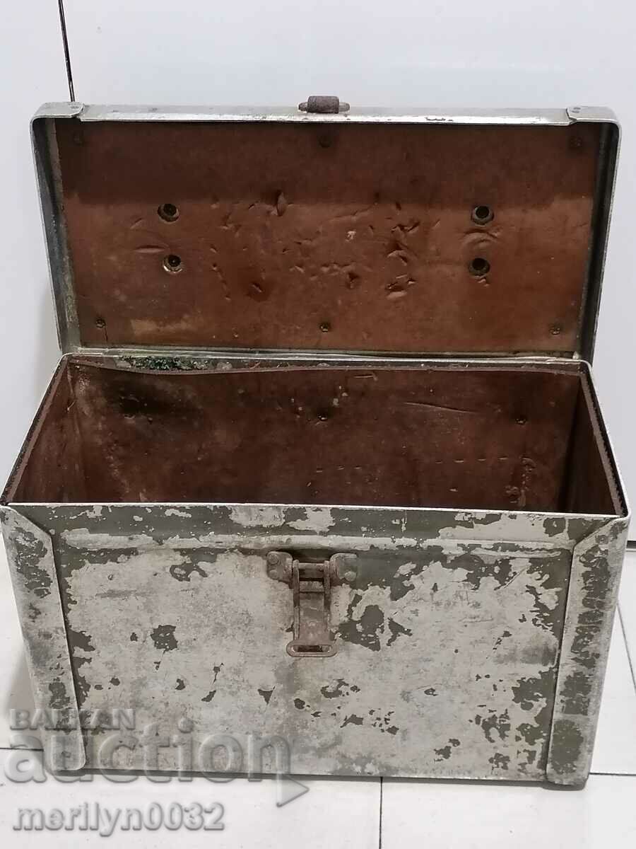 Delivery of Army battery box for WERMACHT WW2 radios Delivery of Army battery box for WERMACHT WW2 radios