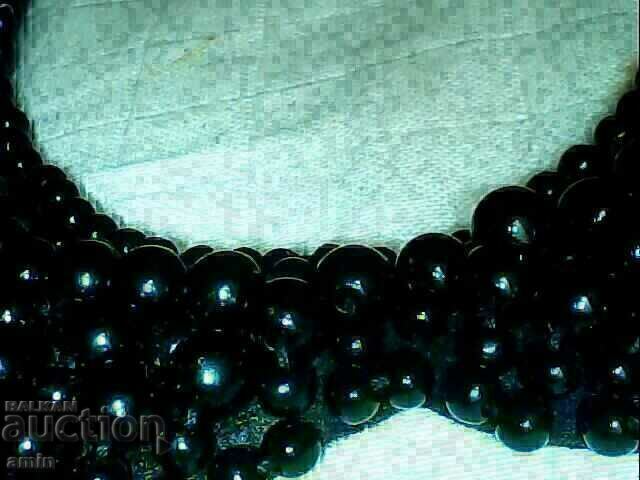 Delivery of beautiful costume necklace made of natural onyx stones Delivery of beautiful costume necklace made of natural onyx stones