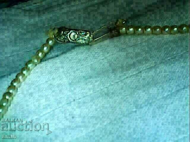 ένα παλιό όμορφο κολιέ από φυσικά μαργαριτάρια με τιμή 22.00 BGN | € 11.25 ένα παλιό όμορφο κολιέ από φυσικά μαργαριτάρια με τιμή 22.00 BGN | € 11.25