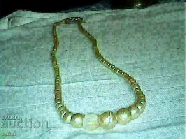 Auction an old beautiful necklace of natural pearls Auction an old beautiful necklace of natural pearls