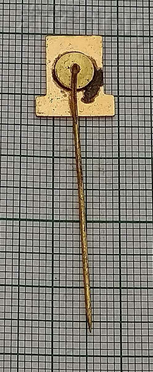 FC M TIRGOVISTE ROMANIA FOOTBALL OLD BADGE ENAMEL with price 7.00 BGN | € 3.58 FC M TIRGOVISTE ROMANIA FOOTBALL OLD BADGE ENAMEL with price 7.00 BGN | € 3.58