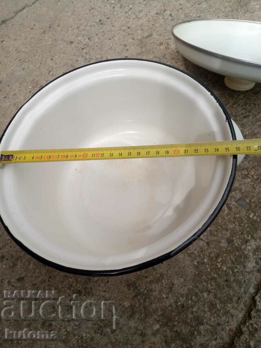 Enamelled pot with price 9.99 BGN | € 5.11 Enamelled pot with price 9.99 BGN | € 5.11