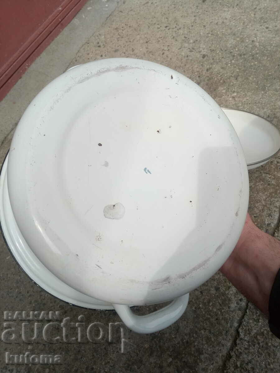 Delivery of Enamelled pot Delivery of Enamelled pot