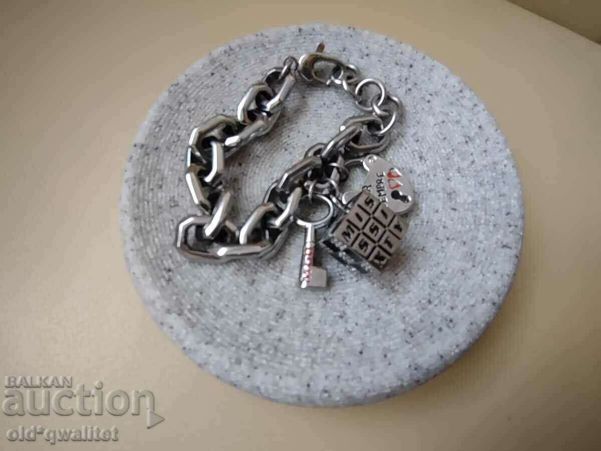 Delivery of Miss Sixty bracelet - original, steel, massive spectacular Delivery of Miss Sixty bracelet - original, steel, massive spectacular
