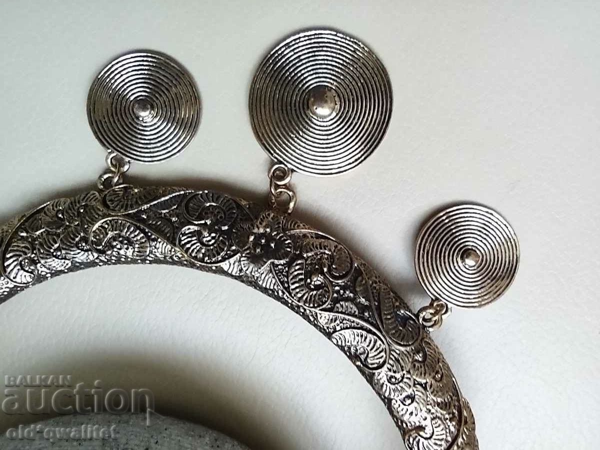 Auction Old necklace, very beautiful, very impressive, incl. for costume Auction Old necklace, very beautiful, very impressive, incl. for costume